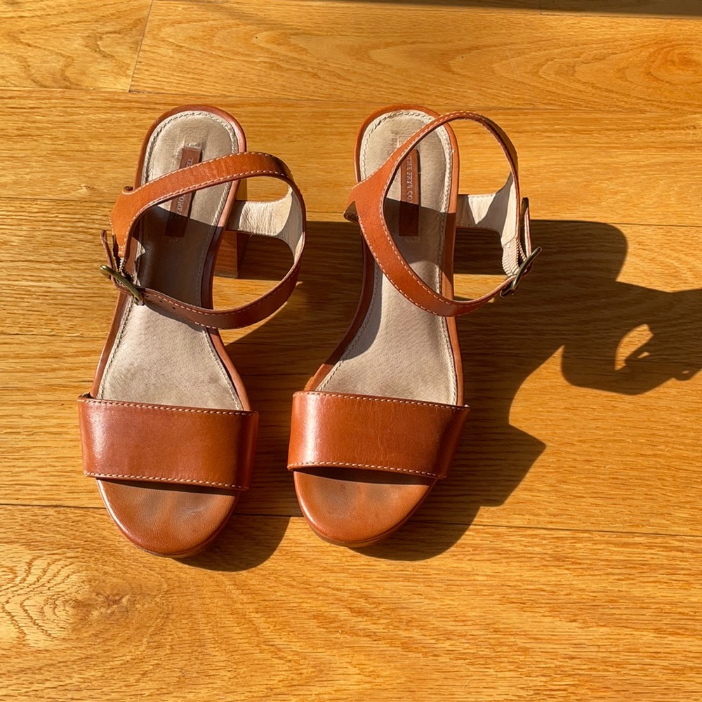 The Frye Company - Tan Brown Leather Block Heel Sandals